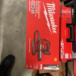 Milwaukee M18 2 Speed Grease Gun Kit
