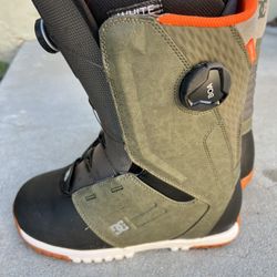 DC Snowboarding Boots