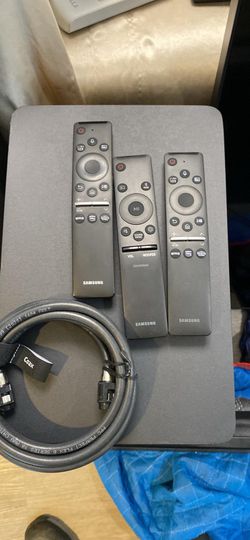 3 Tvs, Sound bar with subroofer.