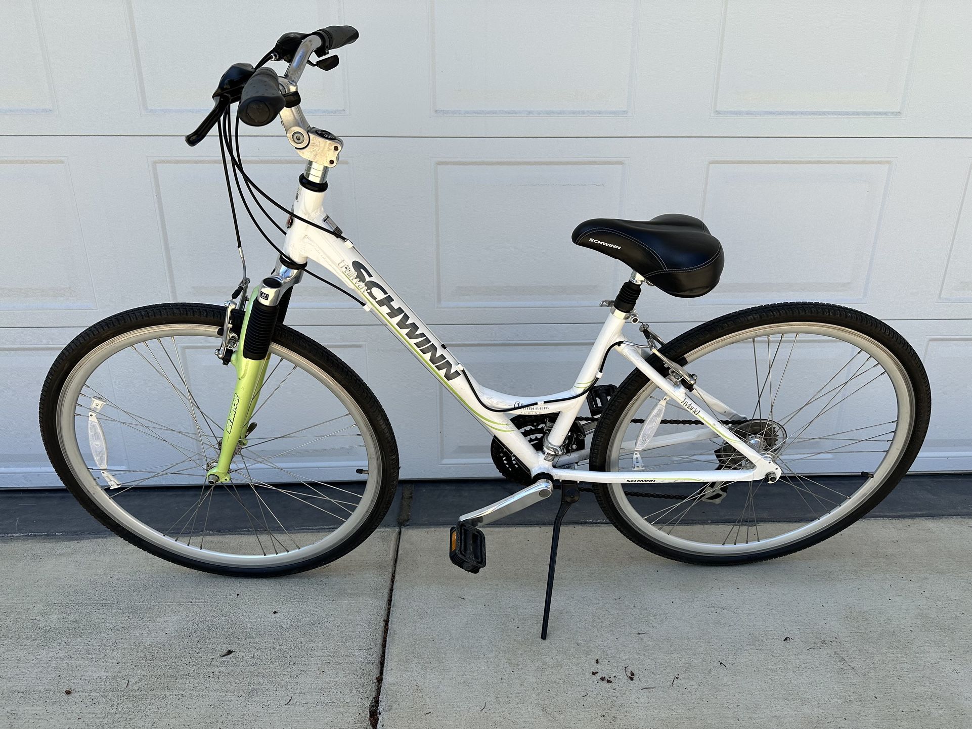 women's schwinn hybrid bicycle Men's Trailway 700c/28" Bike Schwinn womens bicycle Schwinn Suburban Hybrid Bike, 26
