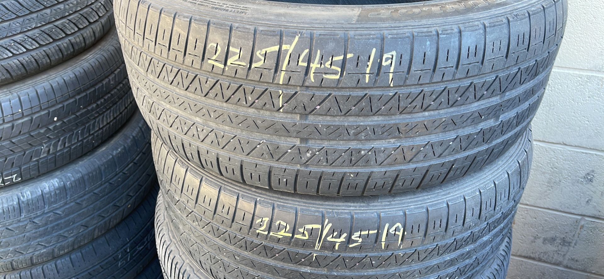 2Tires P225/45/R19