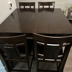 Dining Table With Four Bar Stool Chairs