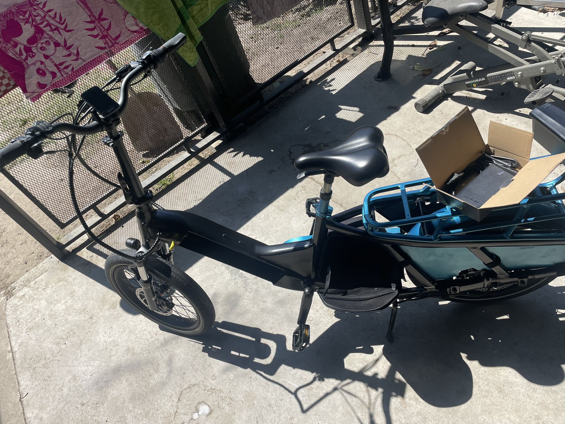Aventón Electric bike