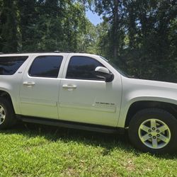2013 GMC Yukon XL $9500