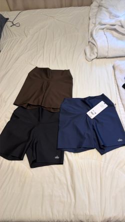 ORGINAL ALO BIKER SHORTS!! Bundle