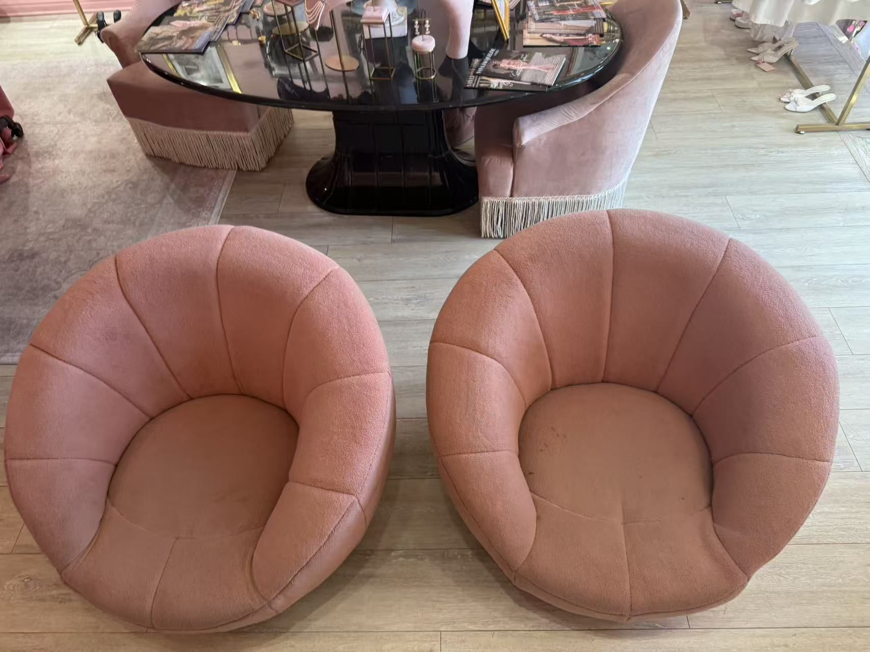 Pink Shell sofa for 2