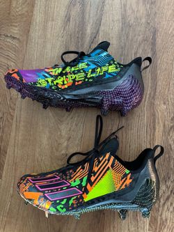 Men’s Adidas football/soccer cleat 10.5