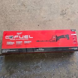 Milwaukee Lithium-ion Brushless Cordless Hedge Trimmer Kit