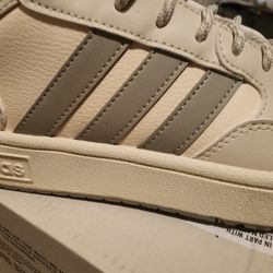 New Womens ADIDAS SIZE 8
