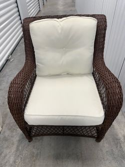 Patio chair, new cushions