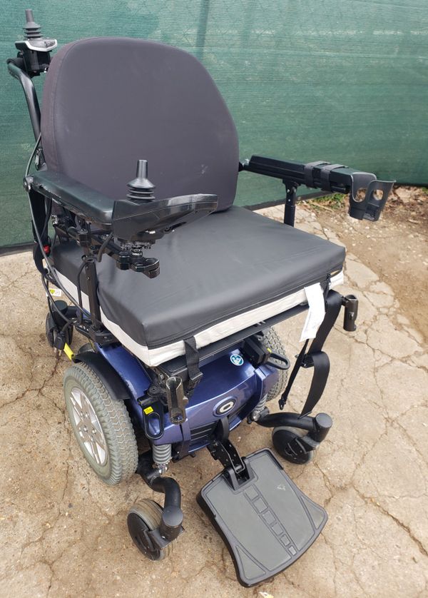 Quantum Edge 2.0 Power Wheelchair Manual