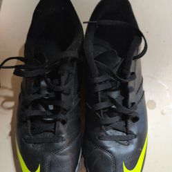 Nike turf soccer shoes