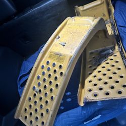 2 Drive Up Metal Ramps