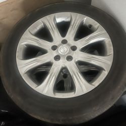 2014 Chrysler 300  19” Wheels & Tires