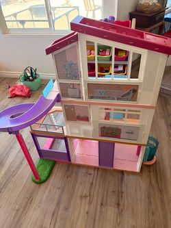 Barbie doll house