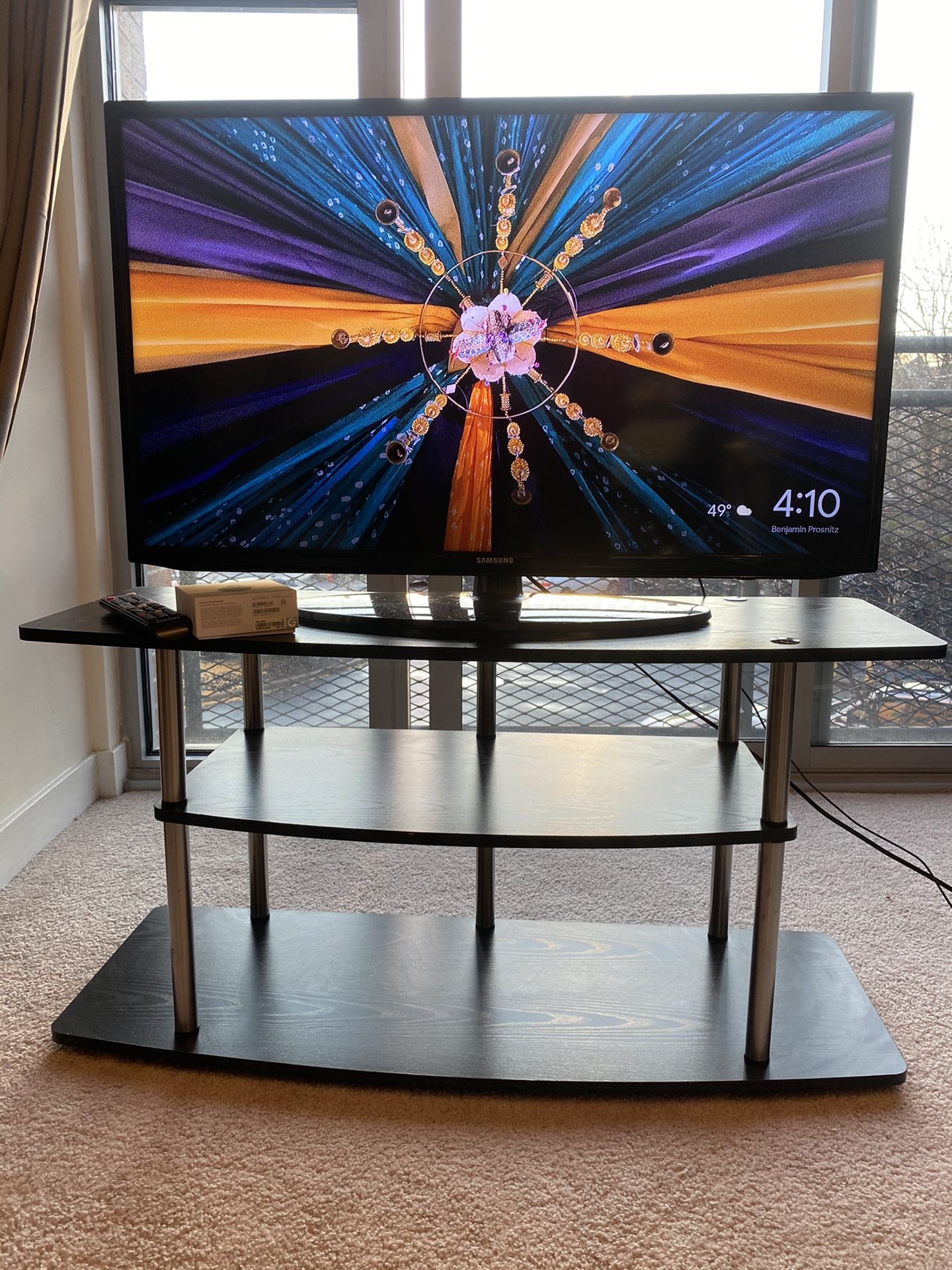 Samsung 40”tv, Stand And chromecast