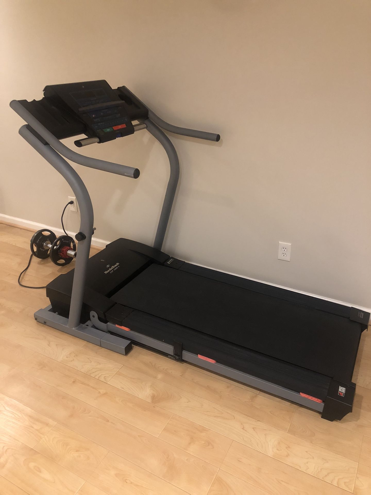 Nordictrack exp 1000x discount treadmill