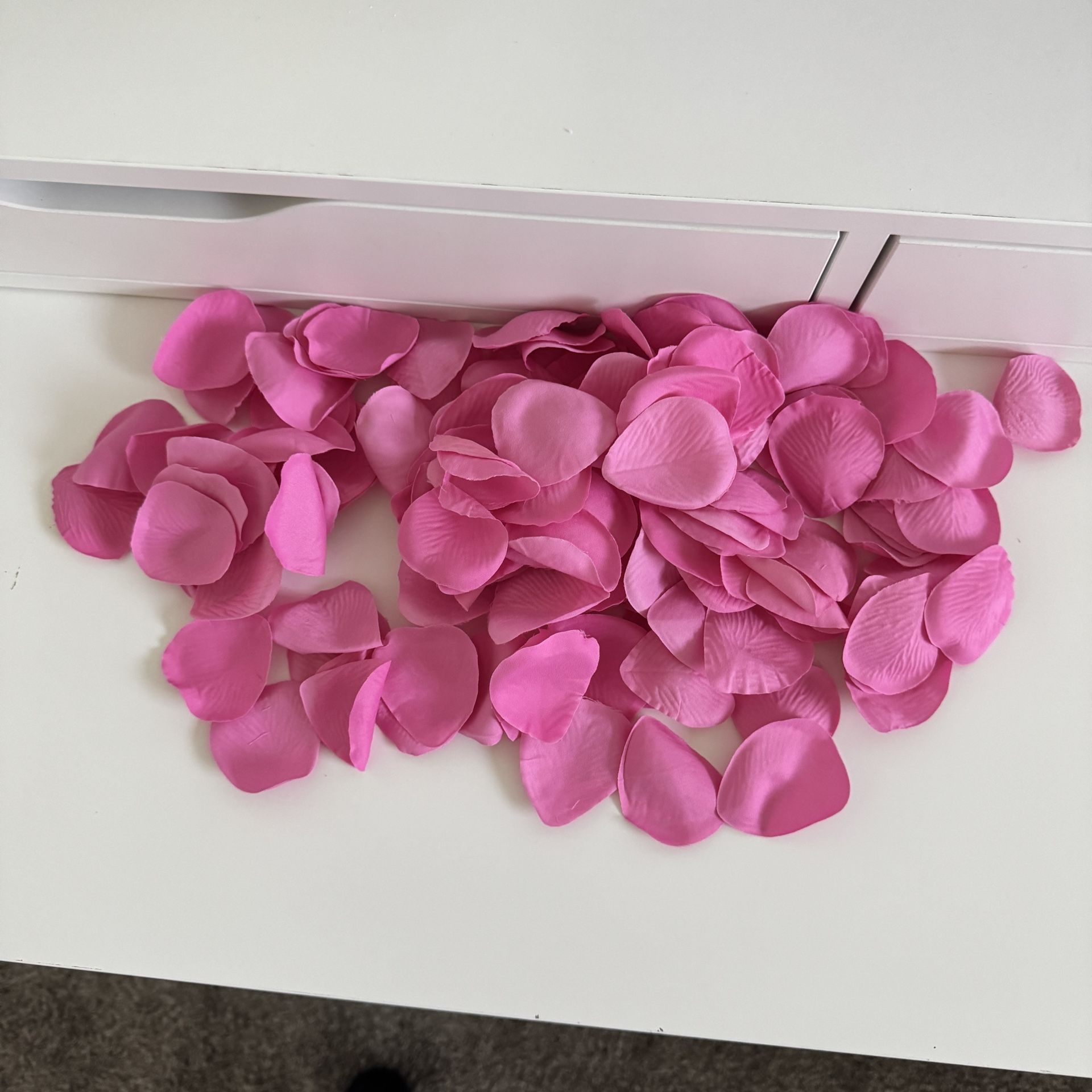 Rose Petals - 150 Petals - Artificial - Pink