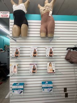 4 Slatwall Display Panels w/ Glass Shelves – Store/Boutique Fixtures