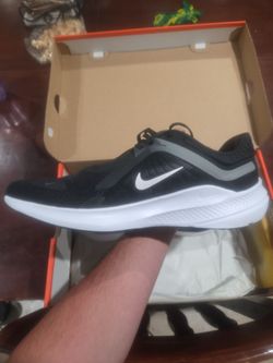 Nike Quest 5s 11.5