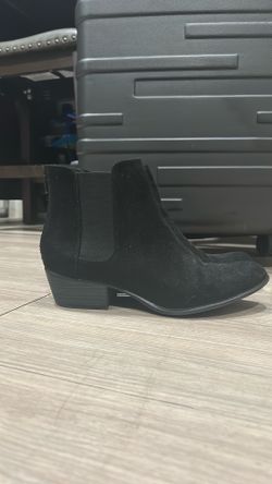 woman’s ankle boots