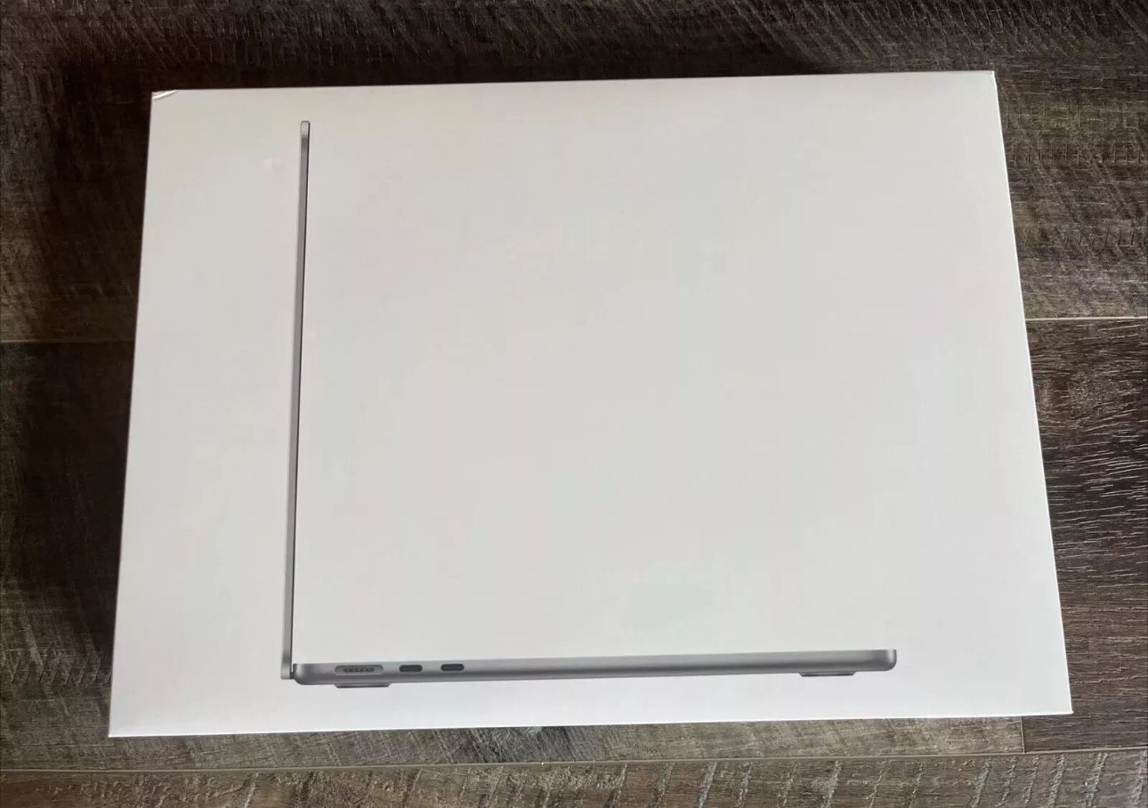 2024 Apple MacBook Air 13" Laptop M3 16GB 512GB SSD Space Gray New