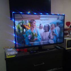 42" Samsung Smart Tv With Roku Stick