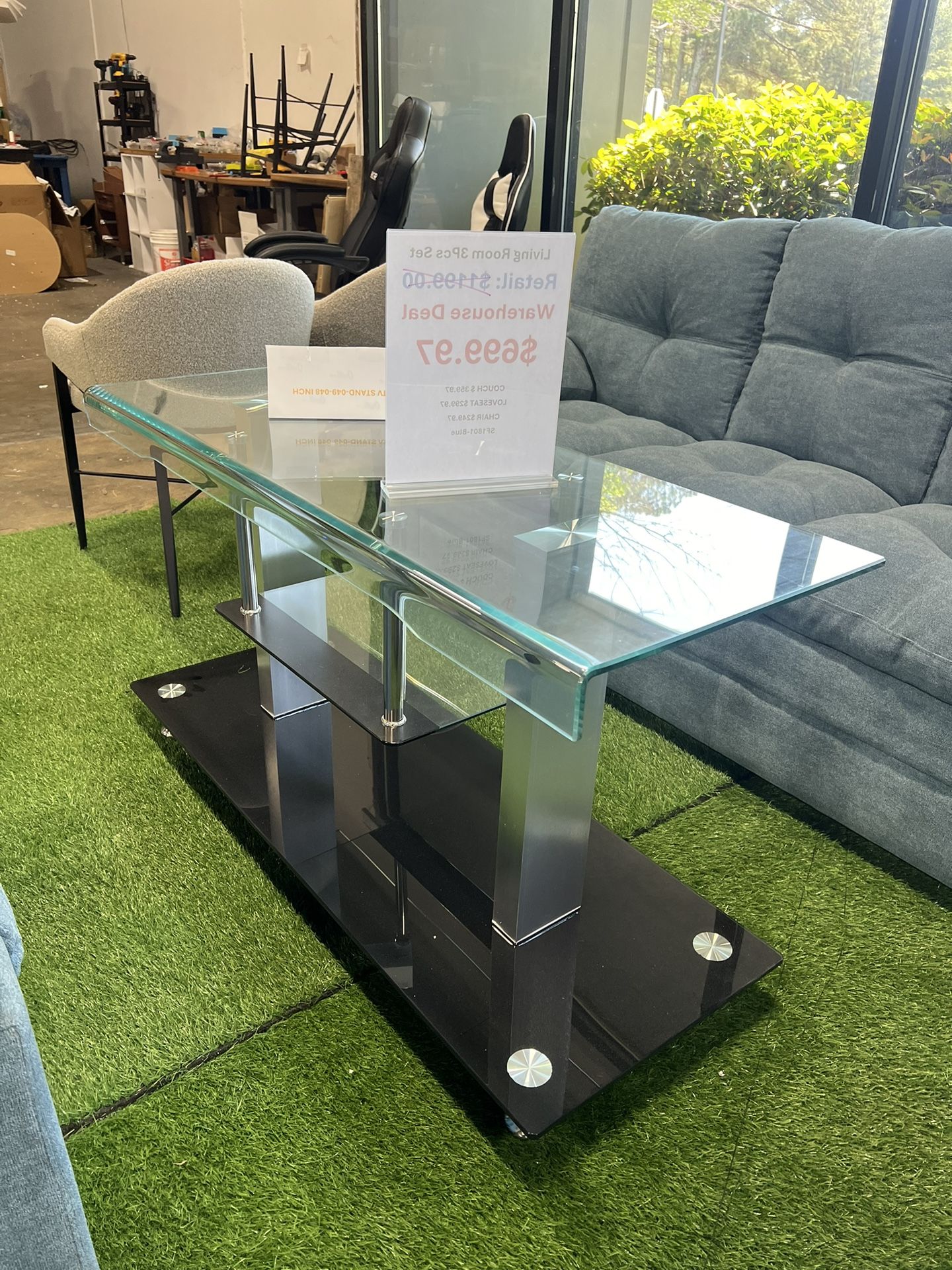 Modern Glass TV Stand / Soporte de TV de cristal moderno