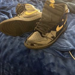 Jordan 1 Retro High Black Metallic Gold (2020)