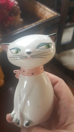 Howard Holt Siamese cat salt and pepper shakers