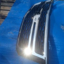 2015 To 2020 Chevy Tahoe Or Suburban Brand New Grill With A Broke Corner