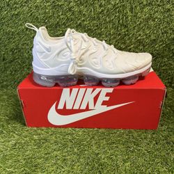 Size 11 - Nike Air Vapormax Plus White