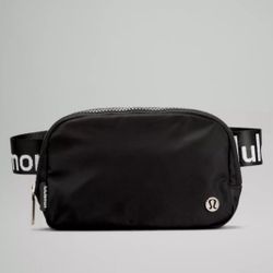 1L Lululemon Belt Bag 