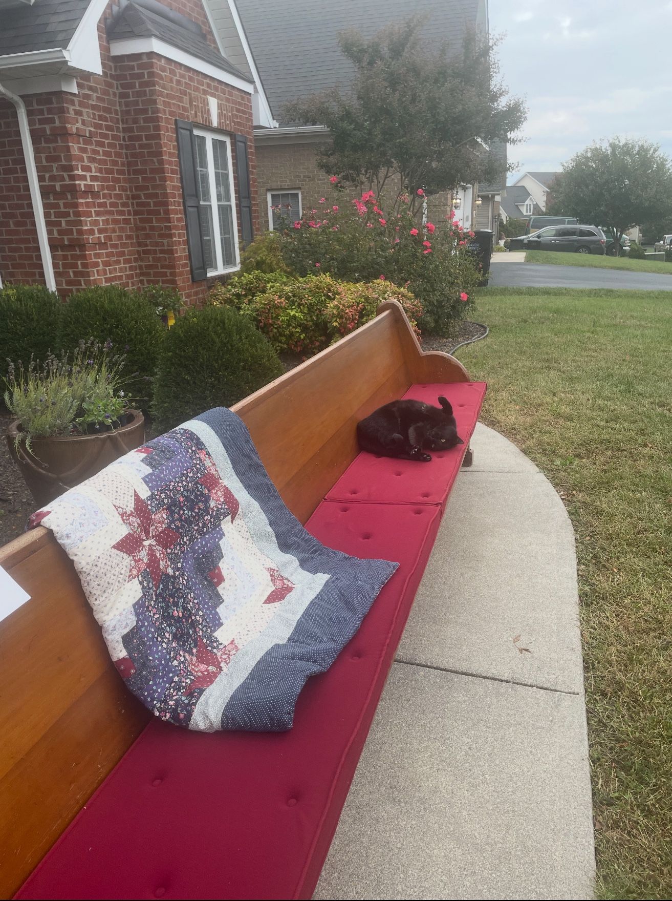 Church pew - 10’ With Cushions