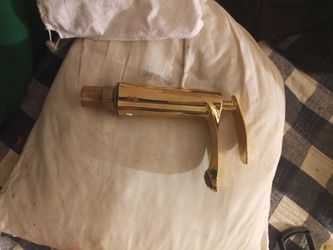 Tall Single Handle Lav Faucet Polished Gold