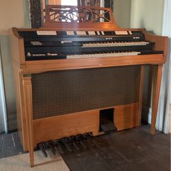 Wurlitzer Organ 