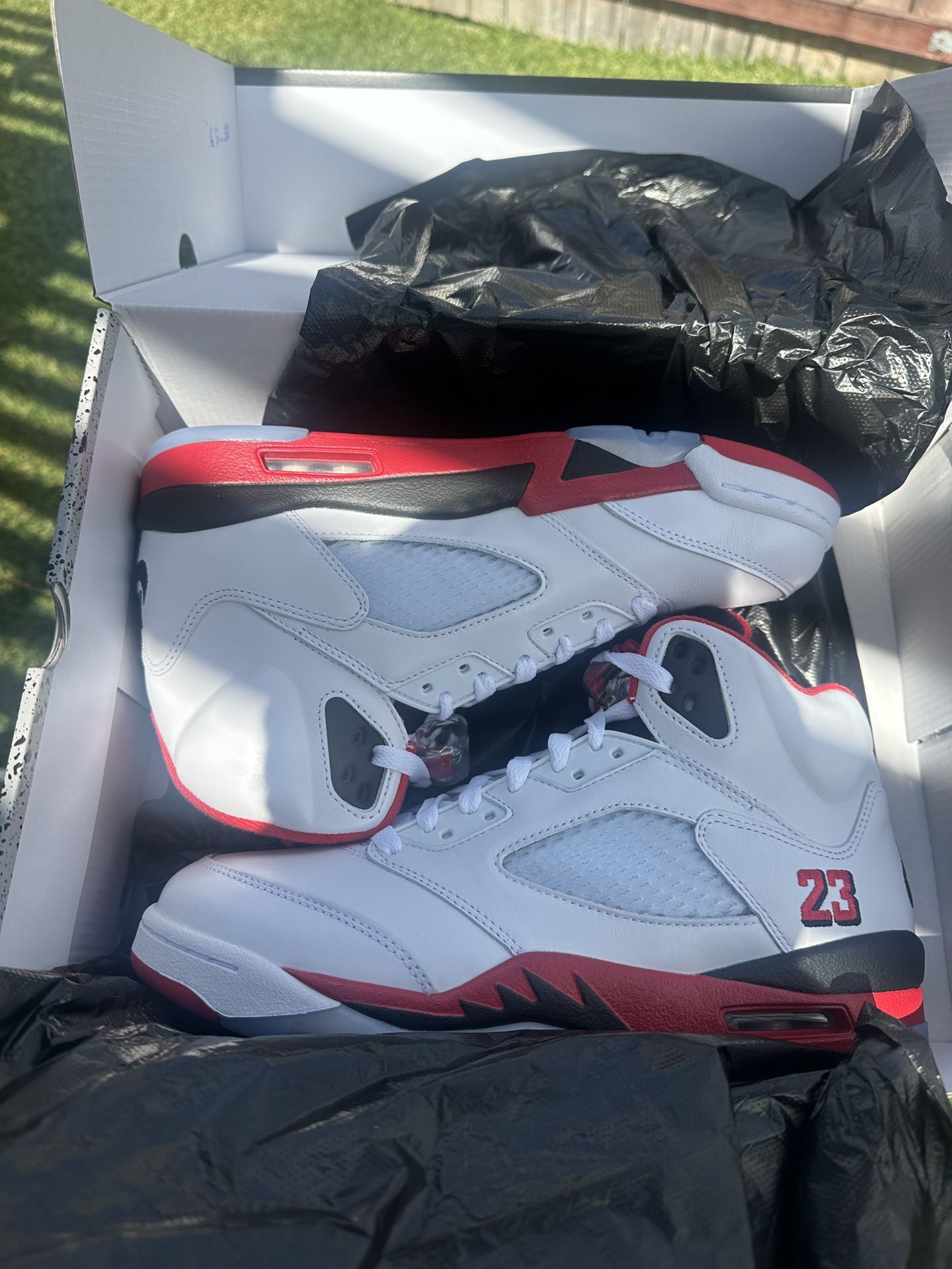 Air Jordan 5 Retro 'Fire Red' 2025, (Size 8.5)