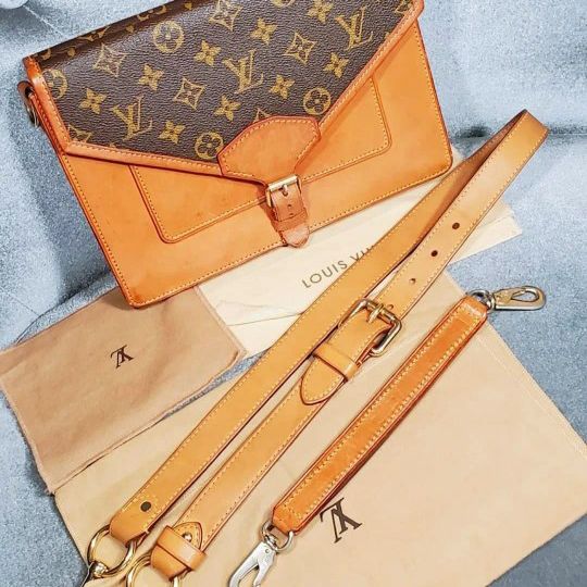 Louis Vuitton Rare Vintage Monogram Sac Biface Flap Bag with Key 16lv37