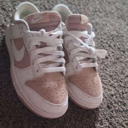 Nike Dunks 