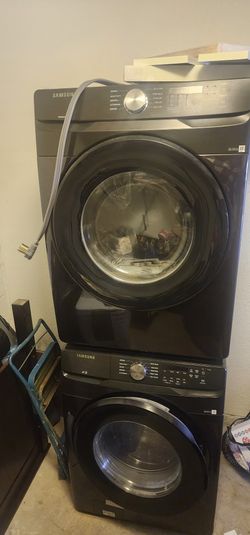 2023 Samsung Washer+dryer Stackable Combo $1200 OBO