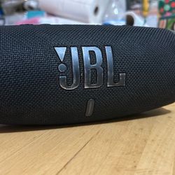 JBL Charge 5 : Black Color 