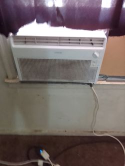 Window air conditioners