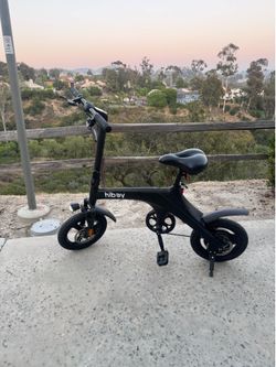 Hiboy  electric bike tiene pinchado la llanta de atrás pero todo funciona bien