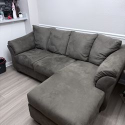 Sectional Sofa with Chaise (Right-Facing)