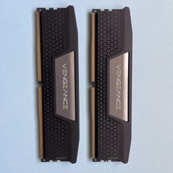 CORSAIR VENGEANCE DDR5 RAM 64GB (2x32GB) 6400MHz