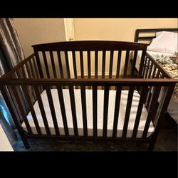 Delta Hanover Convertible Baby Crib