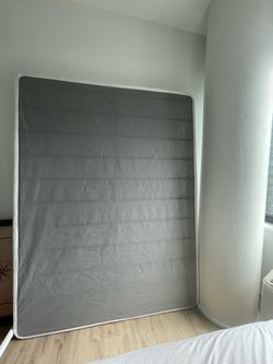 Queen metal box frame