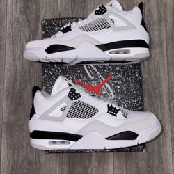Jordan 4’s Military Black 