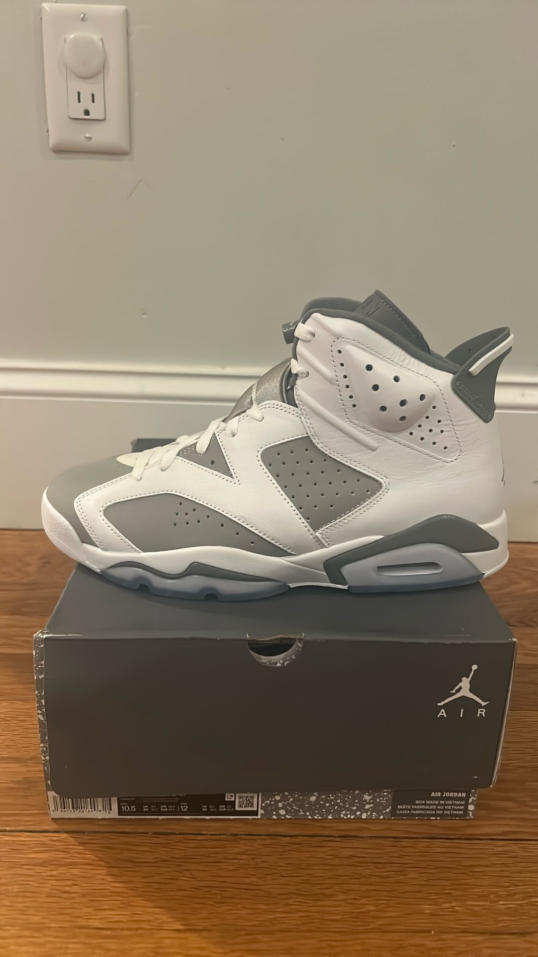 *NEW* Jordan 6 DS 10.5