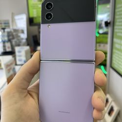 Unlocked Samsung Galaxy Z Flip 4 5G 128GB